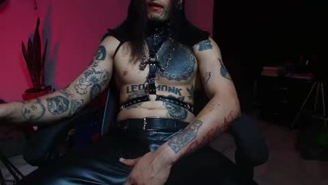 Snapshot of ryuk_it chatting on May 24, 2:16 am leopmonk help me reach 100 thumbs up online show from May 24, 2:16 am