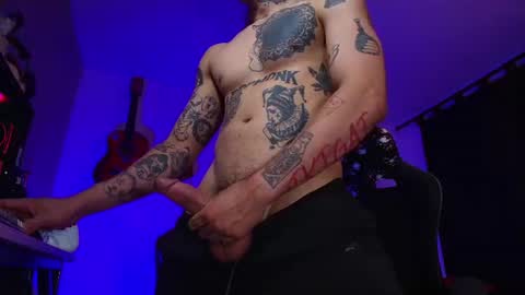 Snapshot of ryuk_it chatting on June 20, 1:30 am leopmonk help me reach 100 thumbs up online show from June 20, 1:30 am