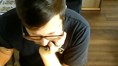 Snapshot of s1ave1989 chatting on December 5, 10:12 am s1ave1989 online show from December 5, 10:12 am