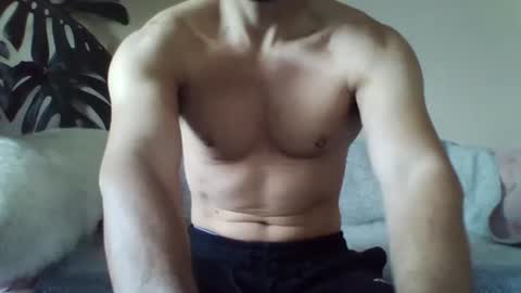 Snapshot of s43_ chatting on October 1, 11:38 am s43_ online show from October 1, 11:38 am