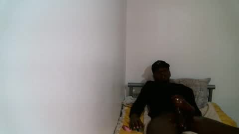 Snapshot of s8ukme90 chatting on September 11, 12:22 am s8ukme90 online show from September 11, 12:22 am