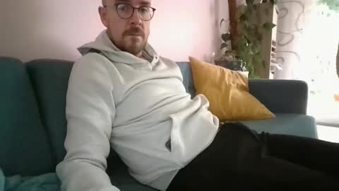 Snapshot of s_i_q chatting on November 8, 11:43 am s_i_q online show from November 8, 11:43 am