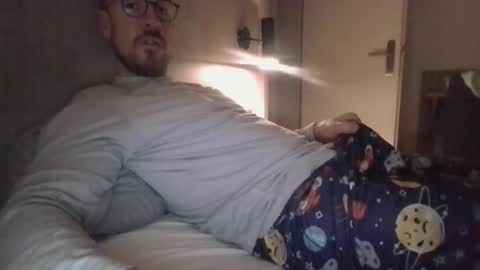 Snapshot of s_i_q chatting on November 19, 3:39 am s_i_q online show from November 19, 3:39 am