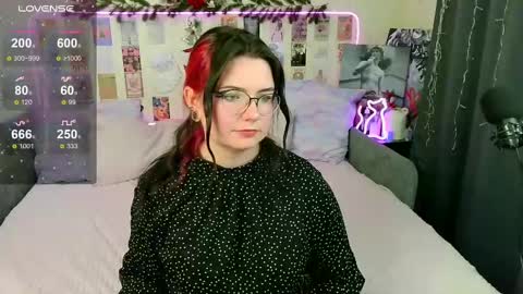 Snapshot of s_katekisa_ss chatting on February 10, 11:57 am Kate online show from February 10, 11:57 am