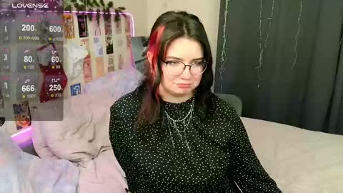 Snapshot of s_katekisa_ss chatting on February 19, 4:00 pm Kate online show from February 19, 4:00 pm