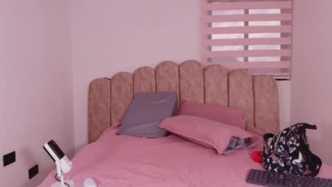 Snapshot of s_sofia_ chatting on June 5, 7:19 pm s_sofia_ online show from June 5, 7:19 pm