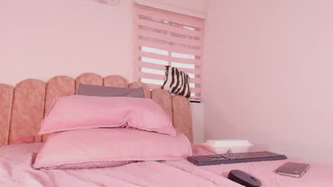 Snapshot of s_sofia_ chatting on June 30, 7:15 pm s_sofia_ online show from June 30, 7:15 pm