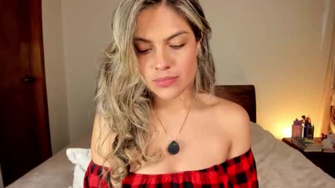 Leslie Beltrn online show from November 24, 3:06 am