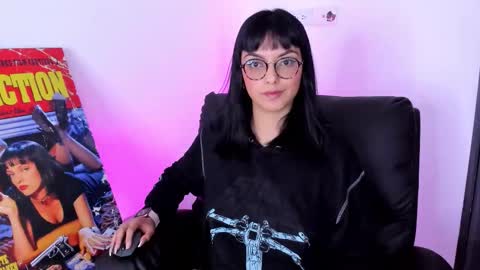 Val online show from February 1, 10:19 pm