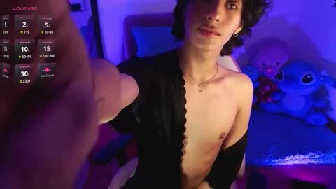 Snapshot of saanti_foxs chatting on September 15, 1:27 am Santi  online show from September 15, 1:27 am