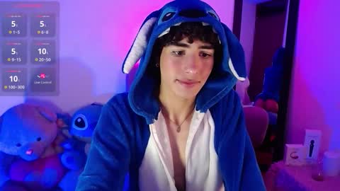 Snapshot of saanti_foxs chatting on September 26, 1:53 am Santi  online show from September 26, 1:53 am