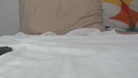 Snapshot of saaramiller_ chatting on January 7, 5:01 am saaramiller online show from January 7, 5:01 am