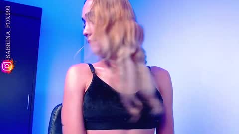 Snapshot of sabriina_fox999 chatting on February 15, 10:33 am sabrina fox online show from February 15, 10:33 am