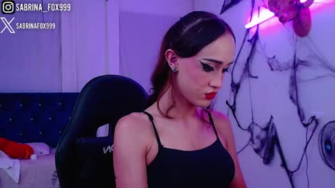 Snapshot of sabriina_fox999 chatting on December 2, 4:18 am sabrina fox online show from December 2, 4:18 am