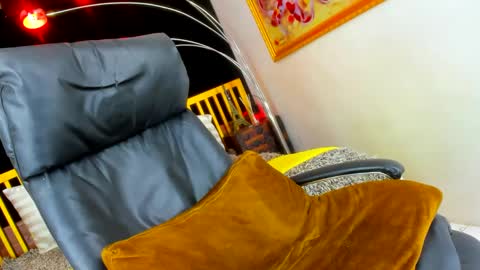 Snapshot of sabrina365 chatting on December 4, 4:54 am Sabrina online show from December 4, 4:54 am