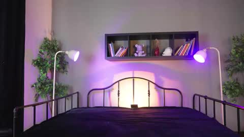 Snapshot of sabrina_bloom_ chatting on October 1, 12:44 pm sabri online show from October 1, 12:44 pm