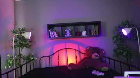 Snapshot of sabrina_bloom_ chatting on November 5, 2:17 pm sabri online show from November 5, 2:17 pm