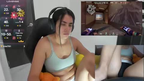 Snapshot of sabrina_chester_02 chatting on June 19, 6:34 pm Angie online show from June 19, 6:34 pm