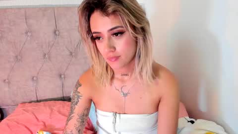 Snapshot of sabrina_cole chatting on March 7, 9:40 am . Sabrina Cole . online show from March 7, 9:40 am