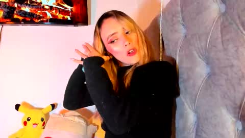 Snapshot of sabrina_cole chatting on November 27, 4:14 am . Sabrina Cole . online show from November 27, 4:14 am