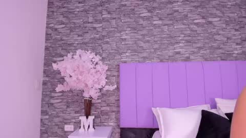 sabrina_f0xx online show from May 5, 5:54 pm