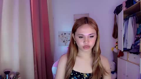 sabrina_hottyxx online show from April 14, 3:23 am