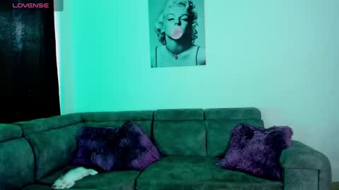 sabrina_lopez1 online show from December 6, 10:08 pm