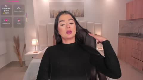 Snapshot of sabrina_nova chatting on June 14, 3:41 am Sabrina online show from June 14, 3:41 am
