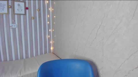 mariana  online show from December 19, 8:55 pm