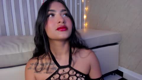 mariana  online show from February 4, 9:41 pm