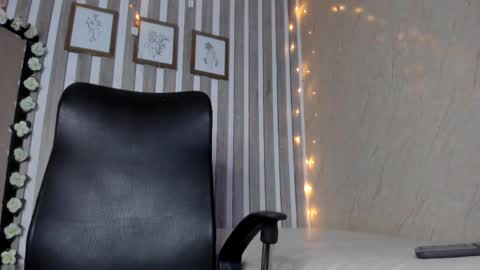 mariana  online show from March 5, 12:38 am