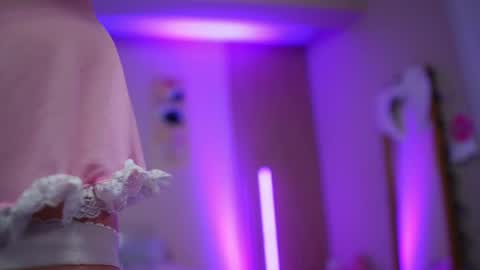 SabrinaJade online show from May 3, 4:40 am