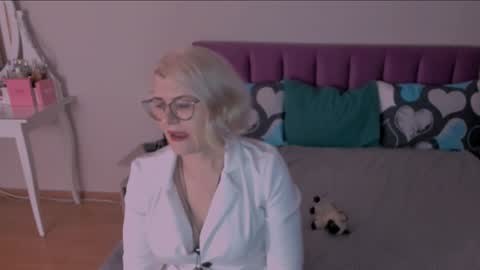 Sabrina MacMarren online show from January 27, 2:57 pm