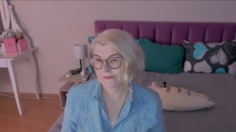 Sabrina MacMarren online show from January 28, 6:27 am