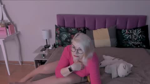 Sabrina MacMarren online show from February 4, 3:36 pm