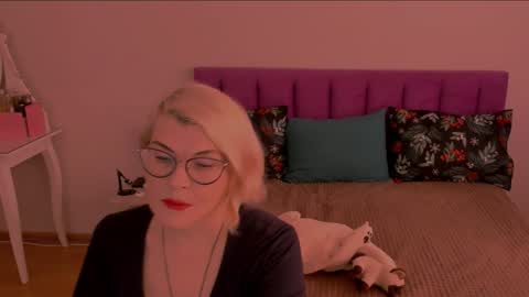 Sabrina MacMarren online show from February 5, 8:32 am