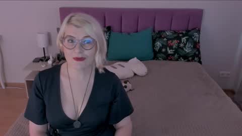 Sabrina MacMarren online show from February 10, 7:36 am