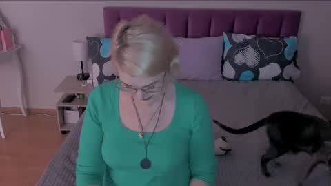 Sabrina MacMarren online show from February 18, 5:20 am