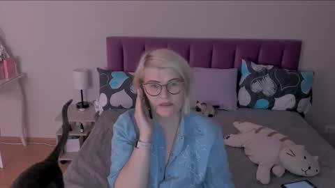 Sabrina MacMarren online show from February 21, 6:48 pm