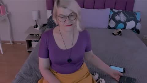 Sabrina MacMarren online show from February 24, 1:10 pm