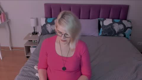 Sabrina MacMarren online show from February 25, 8:19 pm