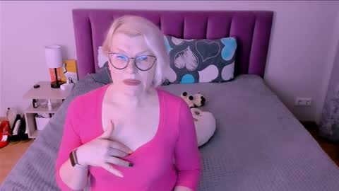 Sabrina MacMarren online show from October 2, 5:09 pm