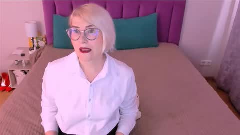 Sabrina MacMarren online show from November 18, 7:57 am