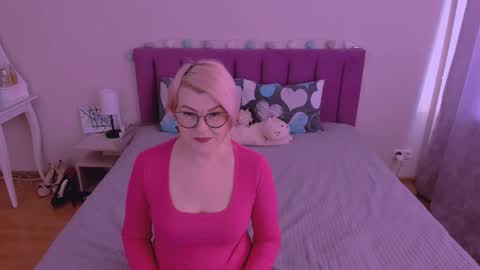 Sabrina MacMarren online show from February 15, 9:19 am