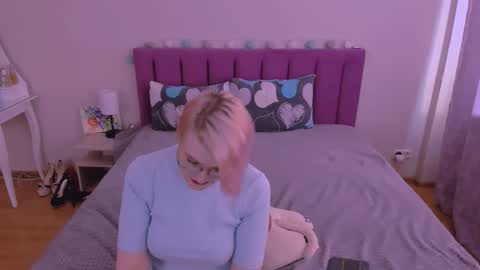 Sabrina MacMarren online show from February 16, 9:38 am