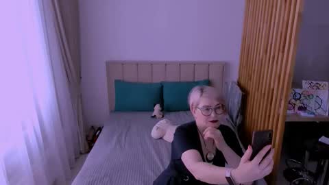 Sabrina MacMarren online show from February 28, 11:11 am