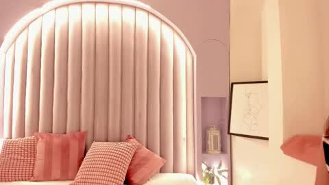 Snapshot of sabrinaspell_ chatting on November 9, 11:41 am S A B R I N A online show from November 9, 11:41 am