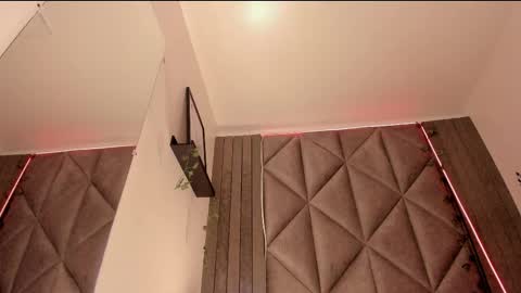 Snapshot of sabrinaspell_ chatting on November 10, 11:42 am S A B R I N A online show from November 10, 11:42 am