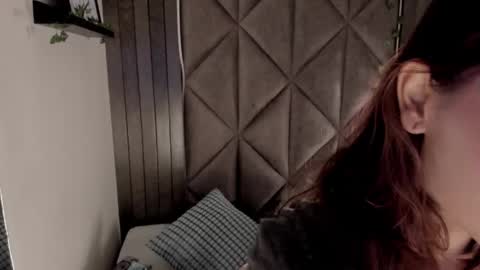 Snapshot of sabrinaspell_ chatting on November 17, 11:38 am S A B R I N A online show from November 17, 11:38 am