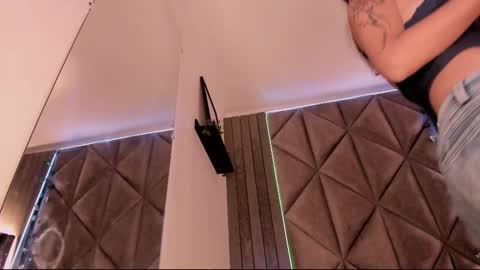 Snapshot of sabrinaspell_ chatting on November 21, 11:42 am S A B R I N A online show from November 21, 11:42 am